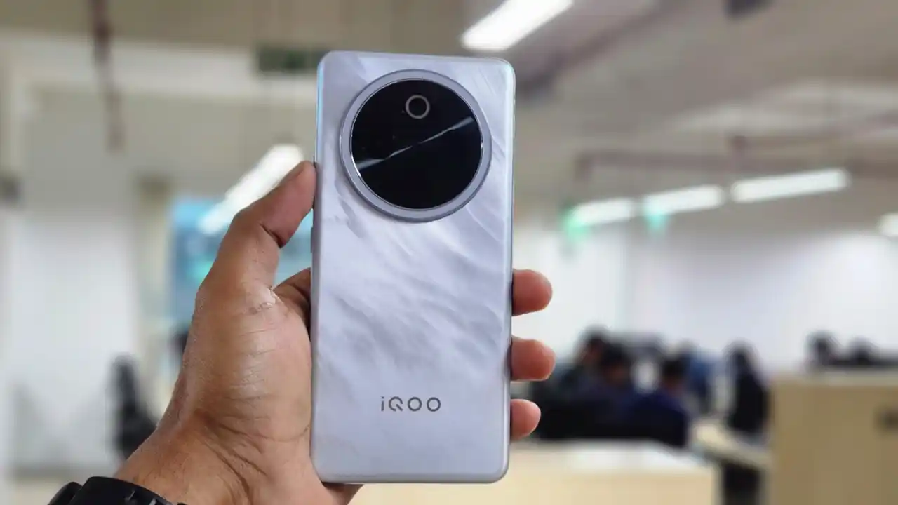 iQOO Z10