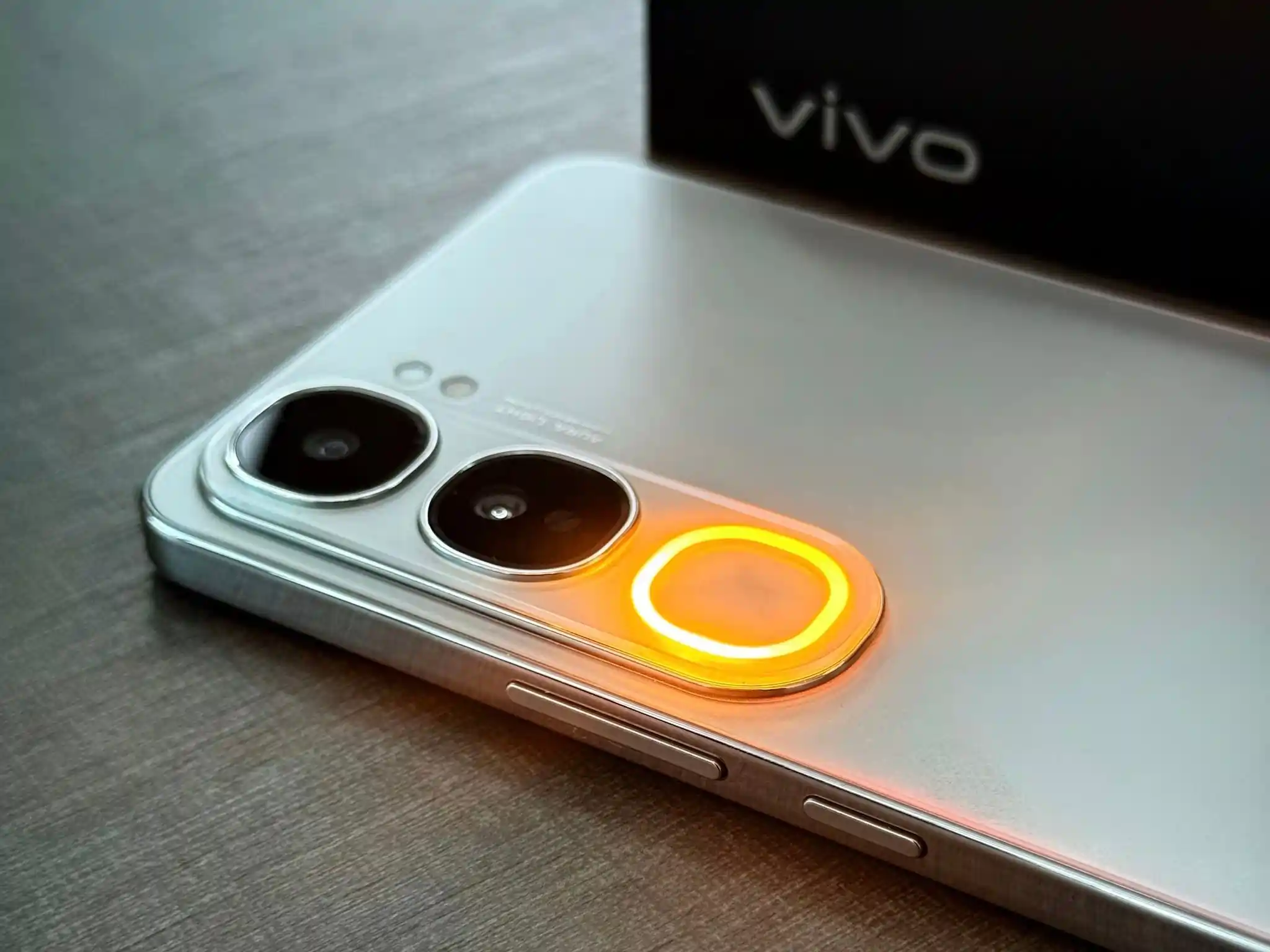Vivo V40 Lite
