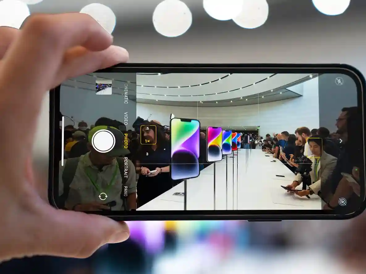 Fitur Kamera iPhone 2025: Night Mode, Cinematic AI, dan Sensor Baru Sony