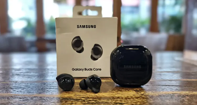 Rekomendasi Aksesoris Samsung 2025 Case, Charger, dan Earbuds yang Wajib Dimiliki Rekomendasi Aksesoris Samsung 2025: Case, Charger, dan Earbuds yang Wajib Dimiliki