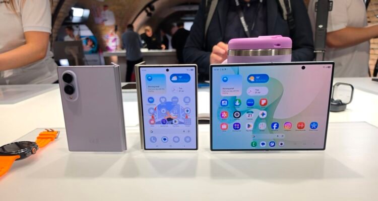Galaxy Z Fold8 Galaxy Z Fold8